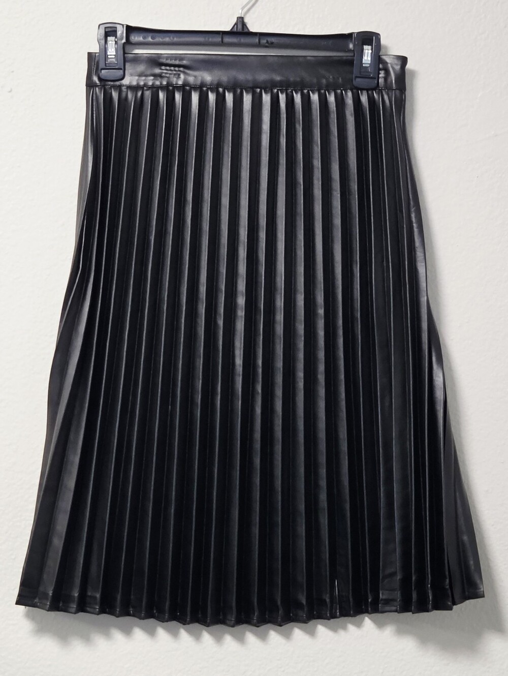Monteau Los Angeles Black Faux Leather Pleated Skirt Women's M